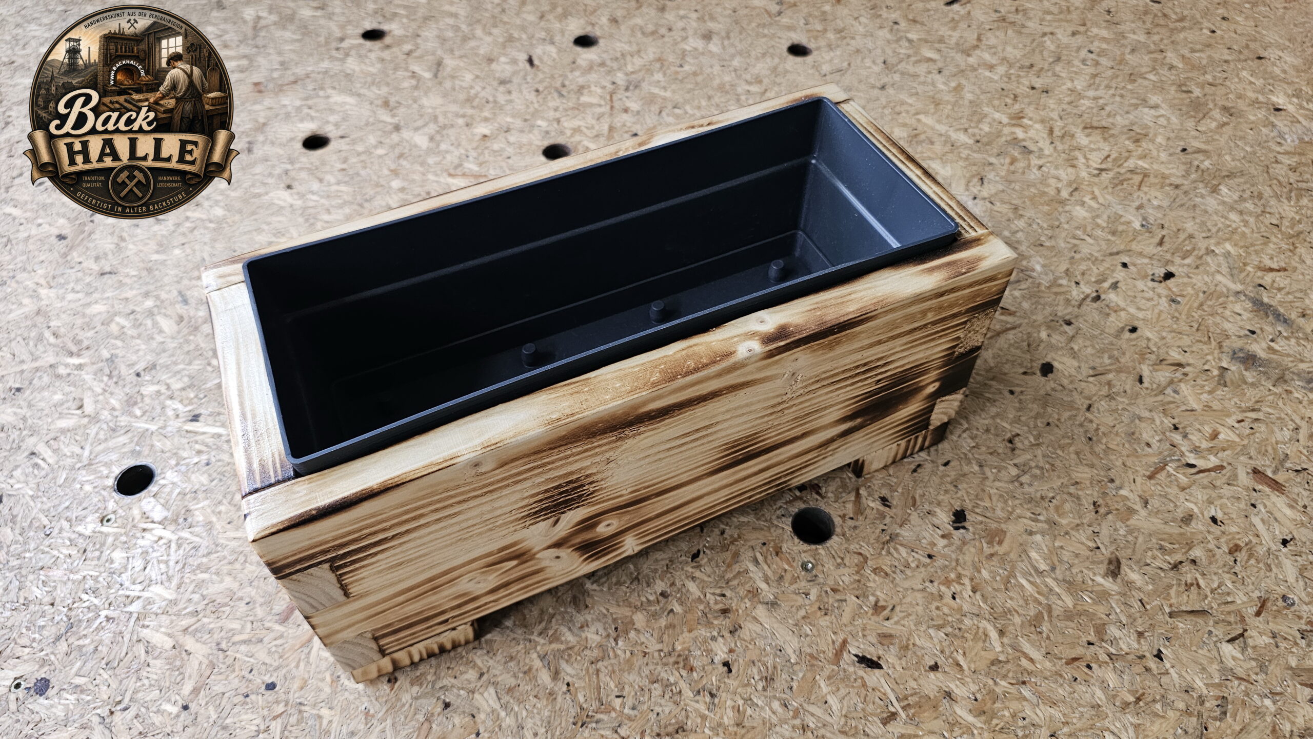 P002 · Kleine Blumenkästen aus Holz